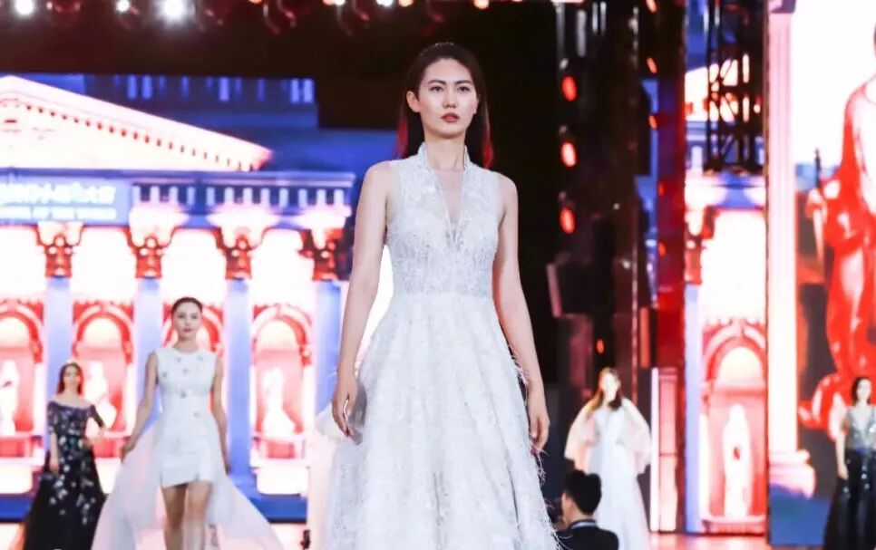 “电梯门”后向妻子转238亿！胜宏科技，又给所有老板上了一课